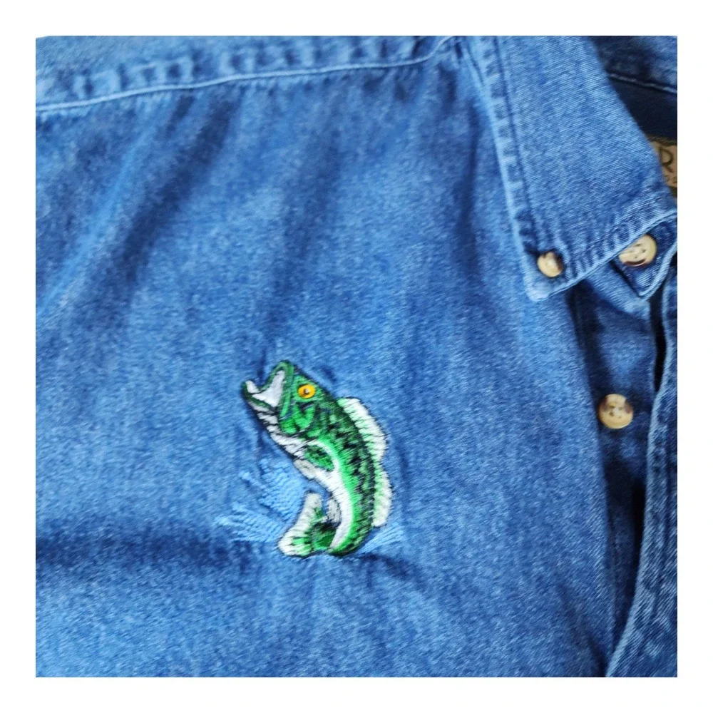 Sun River‎ Mens Blue Denim Bass Fish Embroidered Short Sleeve Shirt Medium